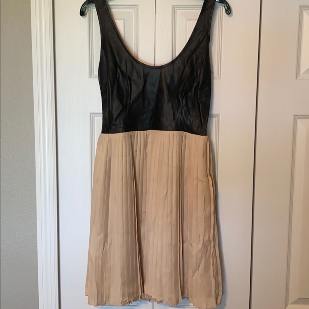 BB Dakota dress size 6